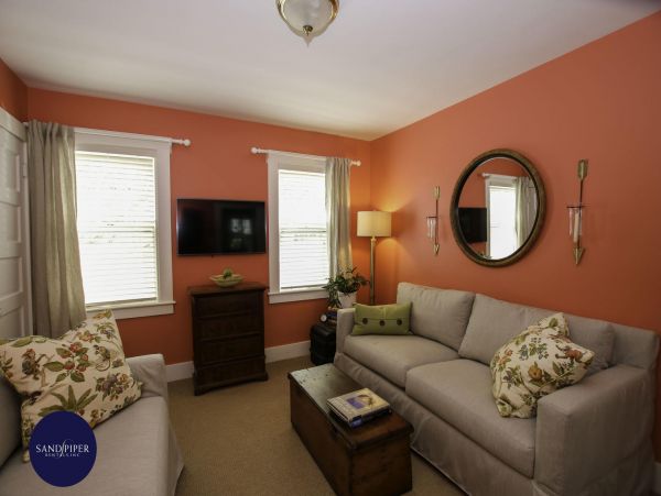 Cape Cod Home 994990