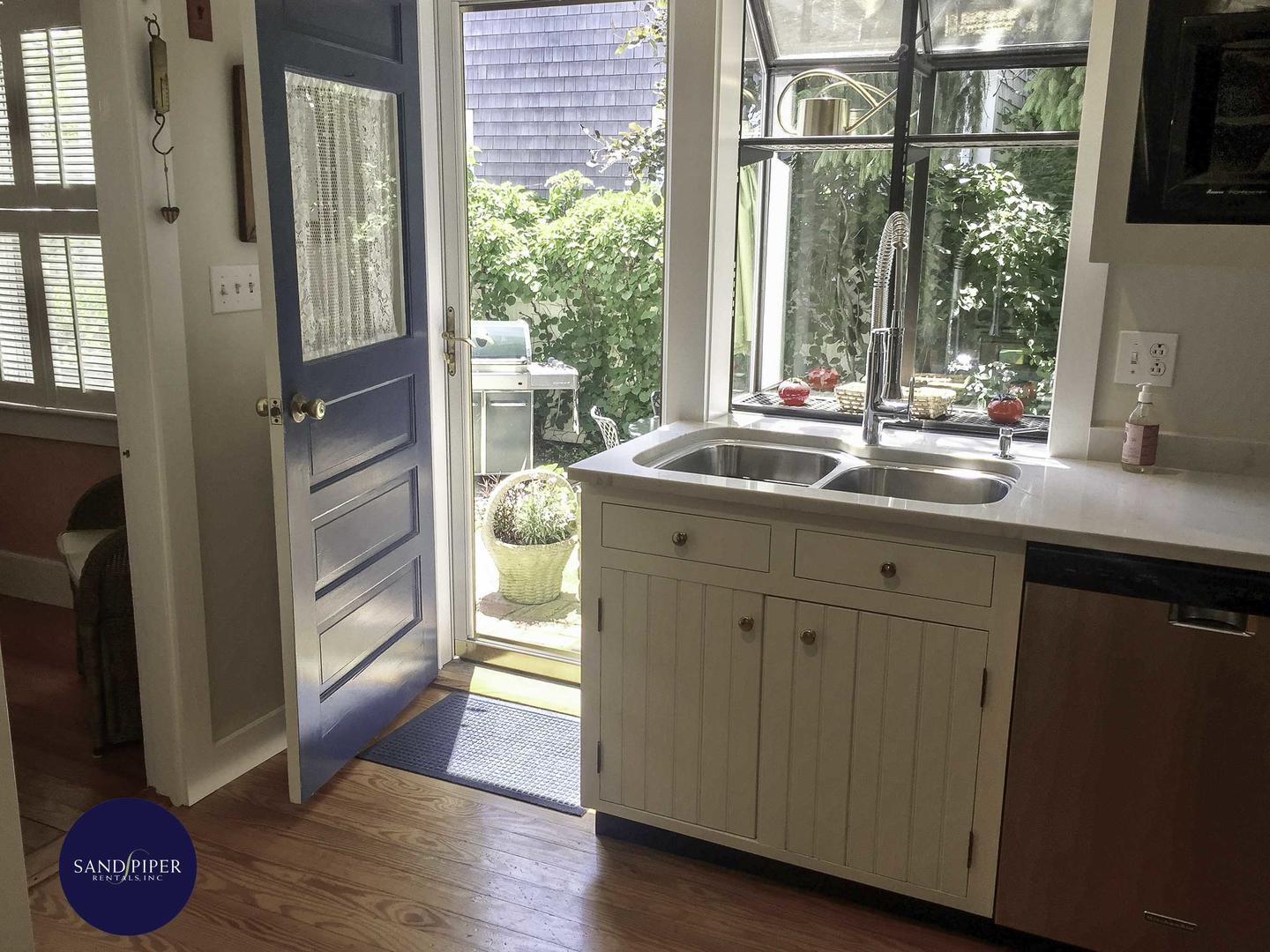 Cape Cod Home 994990