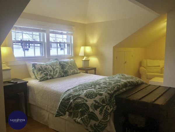 Cape Cod Home 994990