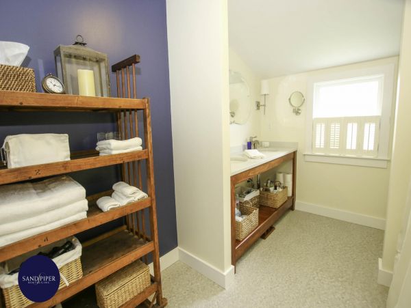 Cape Cod Home 994990