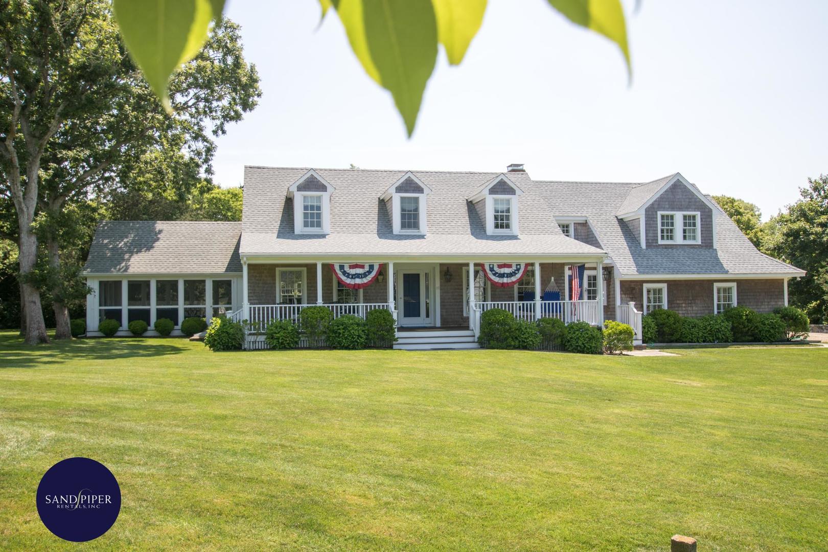 Cape Cod Home 994991