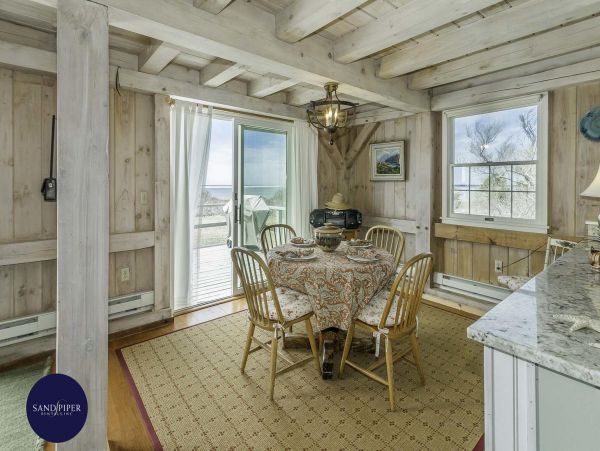 Cape Cod Home 994993