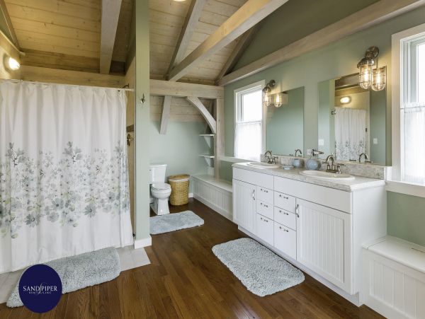 Cape Cod Home 994993