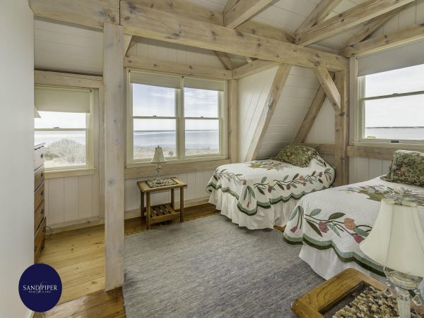 Cape Cod Home 994993