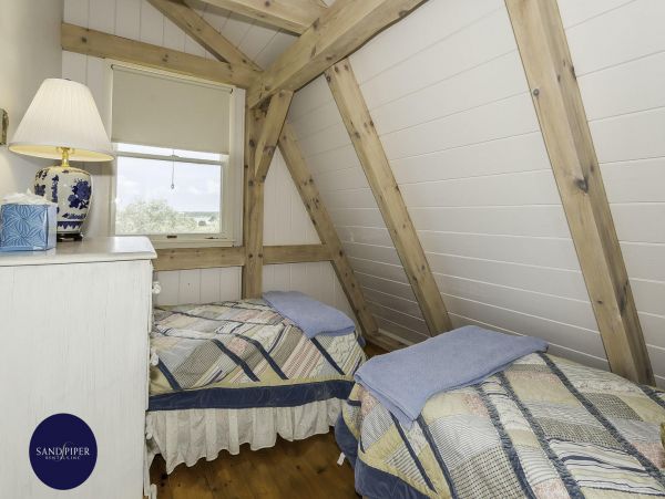Cape Cod Home 994993