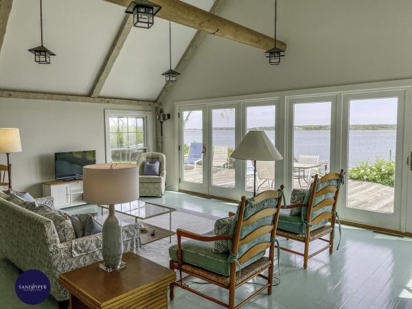 Cape Cod Home 994994