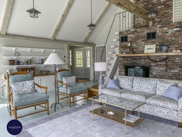 Cape Cod Home 994994