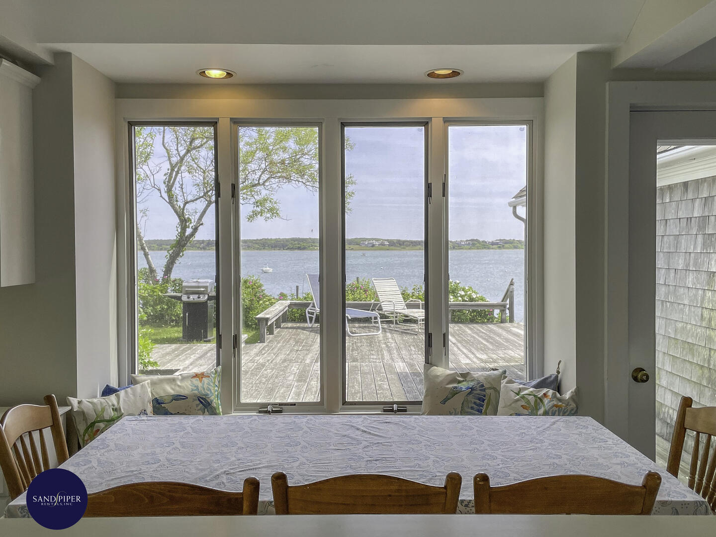 Cape Cod Home 994994