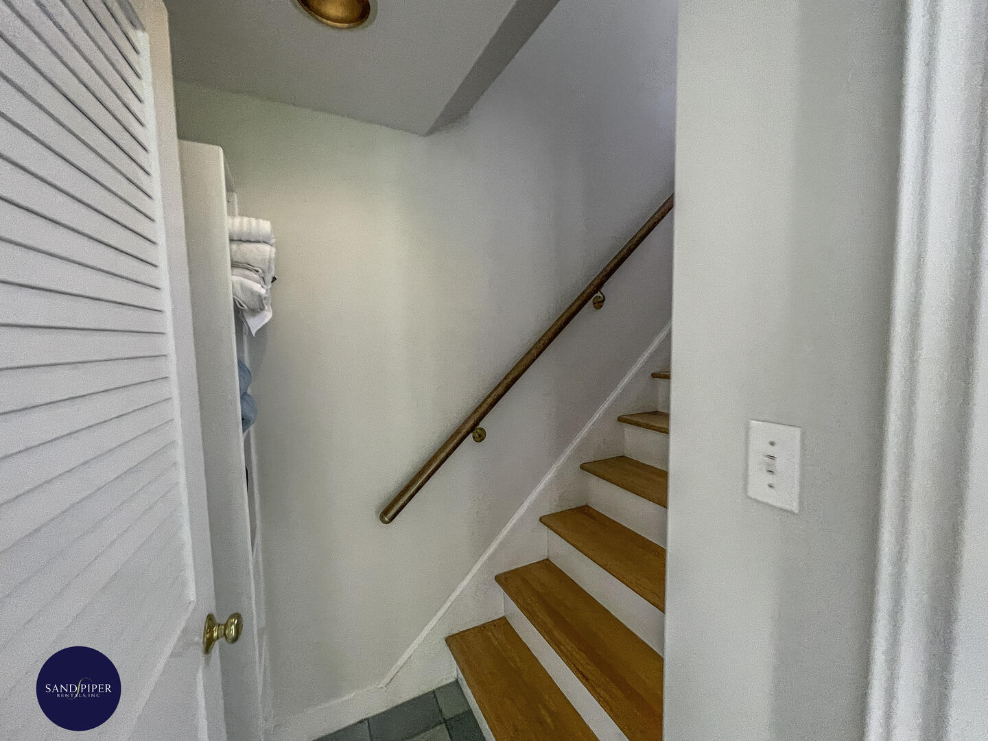 Cape Cod Home 994994