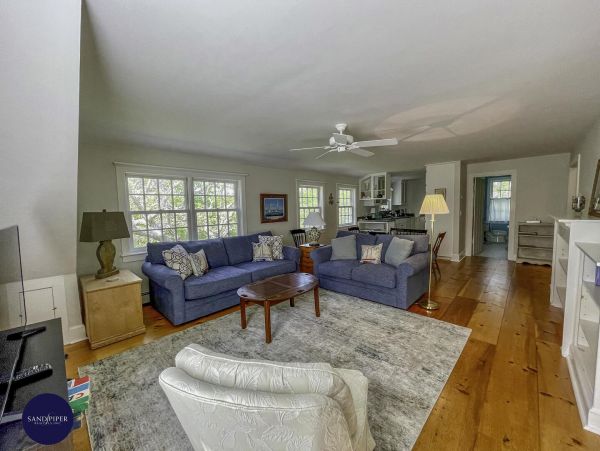 Cape Cod Home 994994