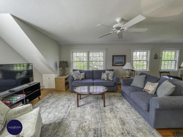 Cape Cod Home 994994