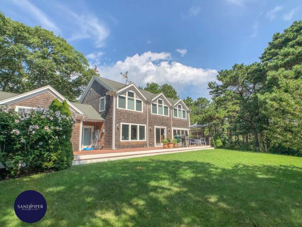 Cape Cod Home 994995