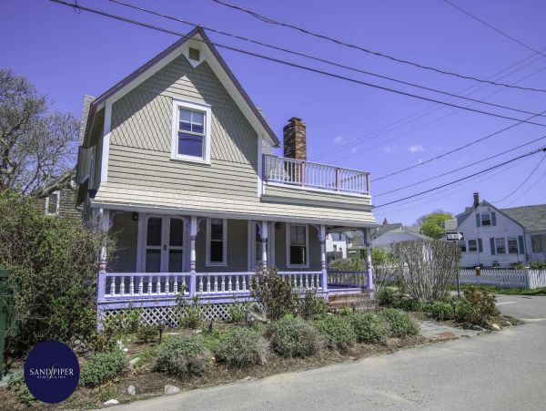 Cape Cod Home 994996