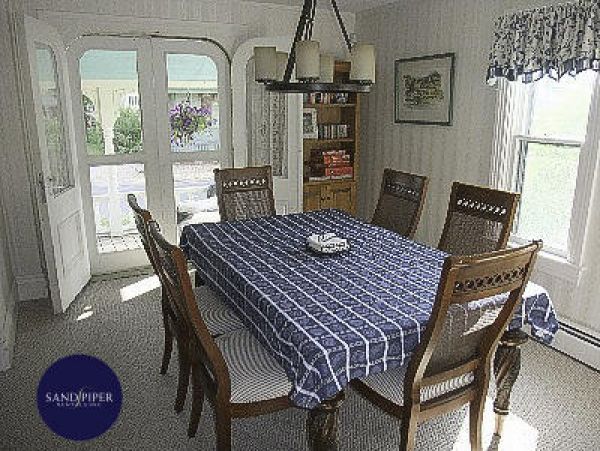 Cape Cod Home 994996