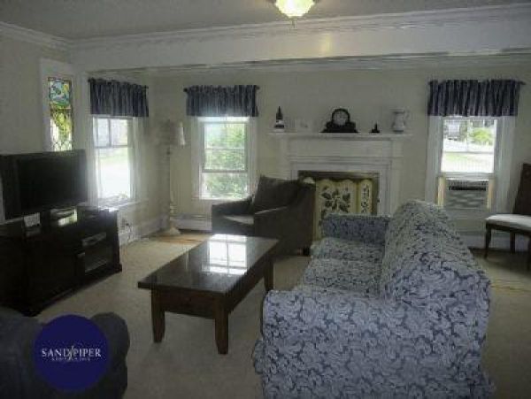Cape Cod Home 994996
