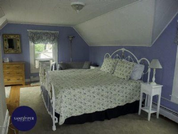 Cape Cod Home 994996