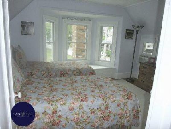 Cape Cod Home 994996