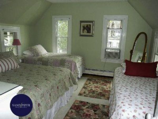 Cape Cod Home 994996