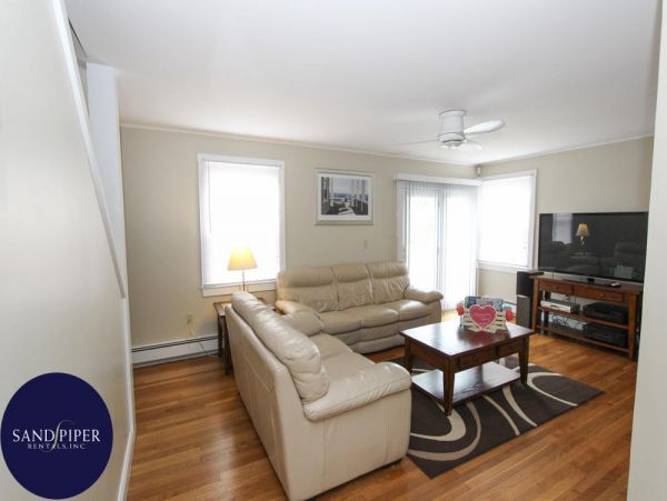 Cape Cod Home 994997