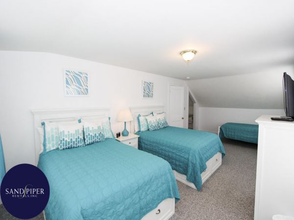 Cape Cod Home 994997