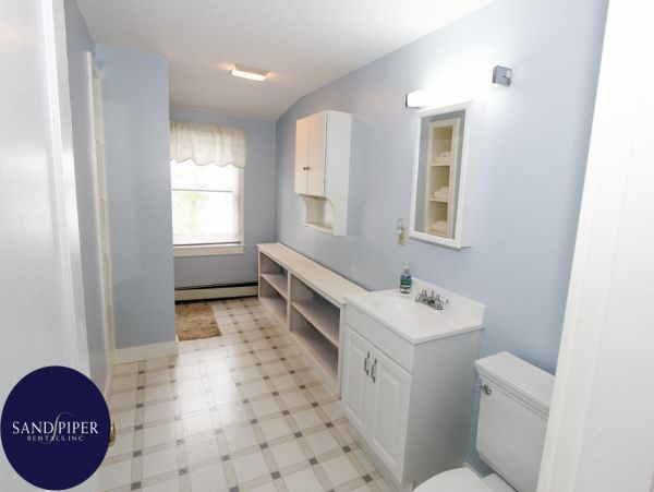 Cape Cod Home 994997