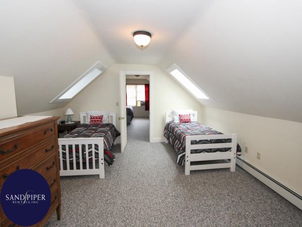 Cape Cod Home 994997