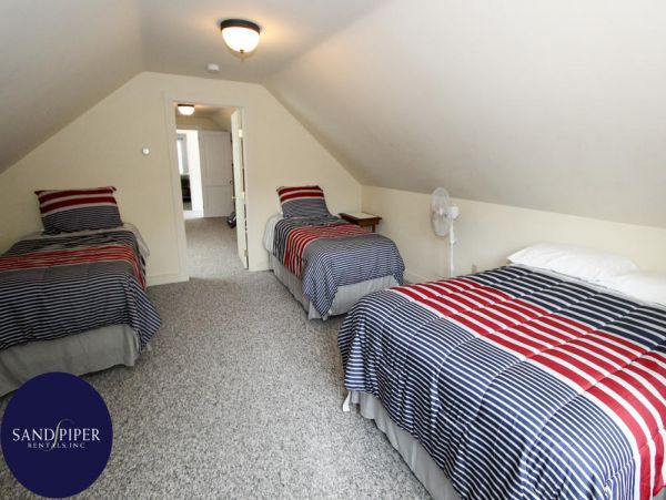 Cape Cod Home 994997