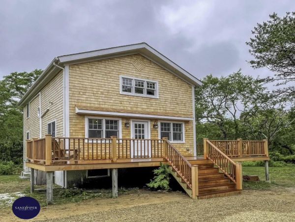 Cape Cod Home 994998
