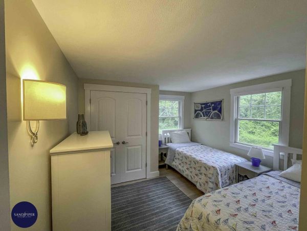 Cape Cod Home 994998