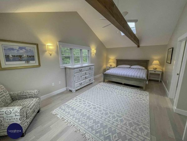 Cape Cod Home 994998