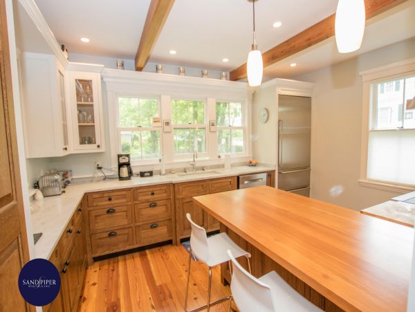 Cape Cod Home 994999