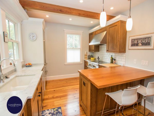Cape Cod Home 994999