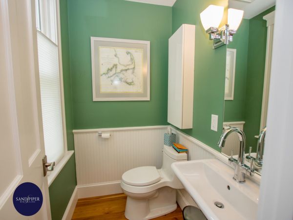 Cape Cod Home 994999