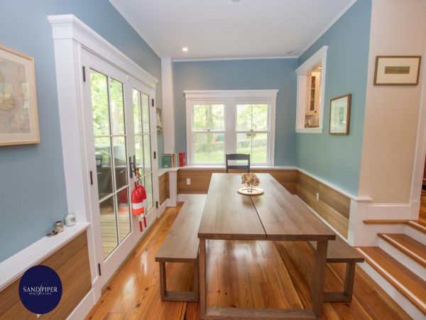 Cape Cod Home 994999