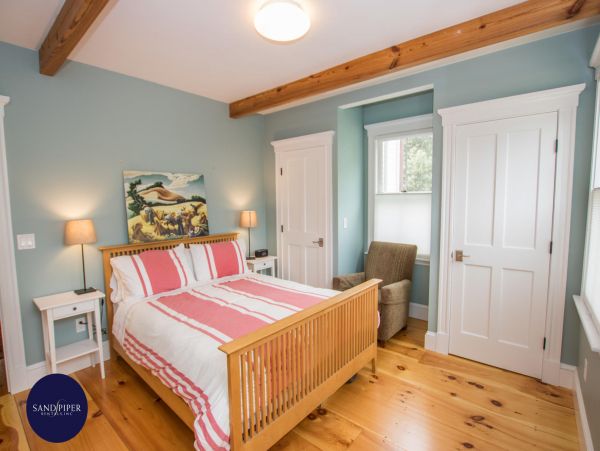 Cape Cod Home 994999