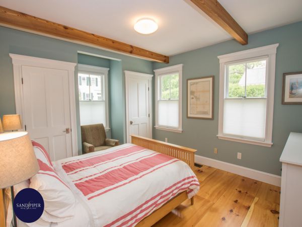 Cape Cod Home 994999