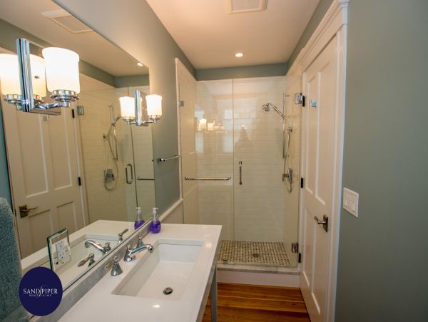 Cape Cod Home 994999