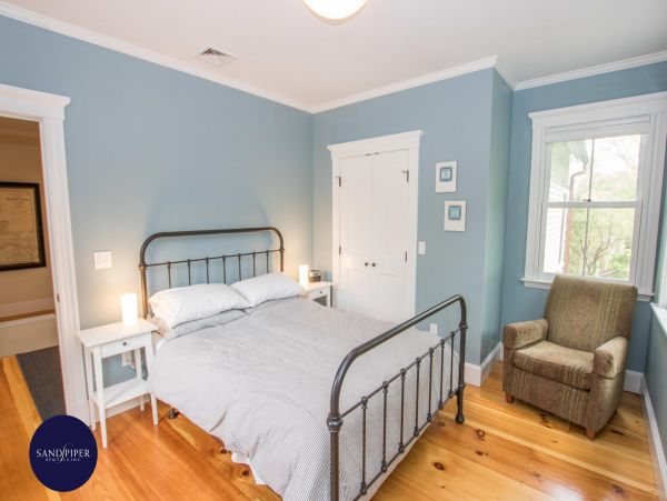 Cape Cod Home 994999