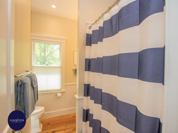 Cape Cod Home 994999
