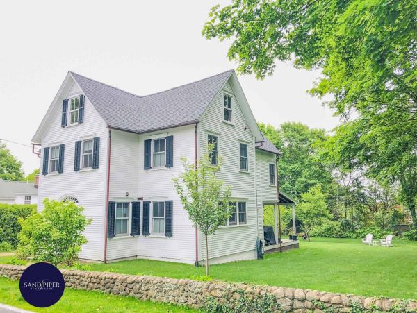 Cape Cod Home 994999