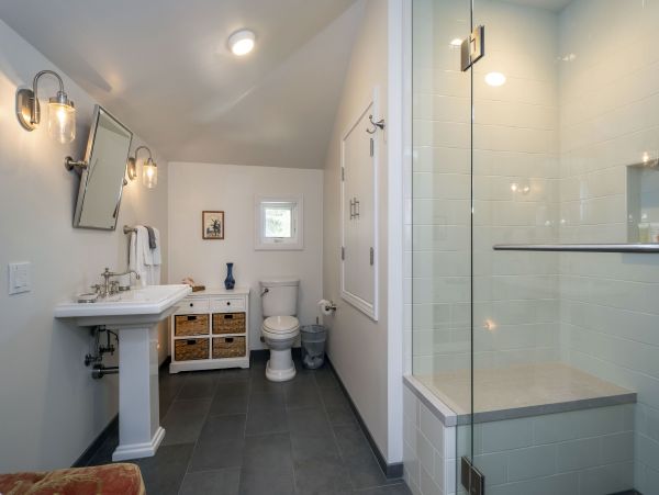 Walk to Beach Two Bedroom Vacation Home in Montecito