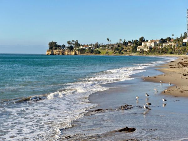 Walk to Beach Two Bedroom Vacation Home in Montecito