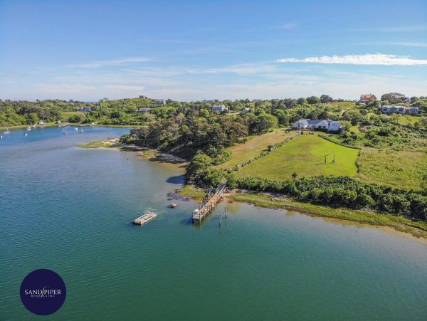 Cape Cod Home 995001