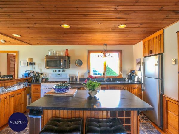 Cape Cod Home 995001