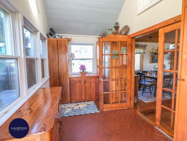 Cape Cod Home 995001