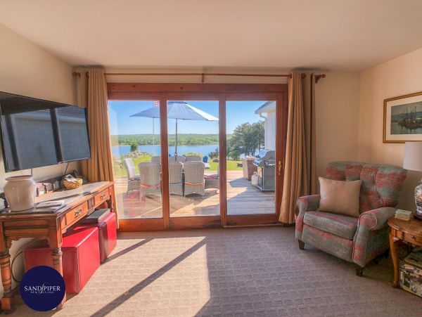 Cape Cod Home 995001