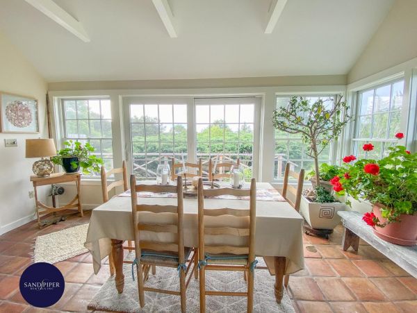 Cape Cod Home 995001