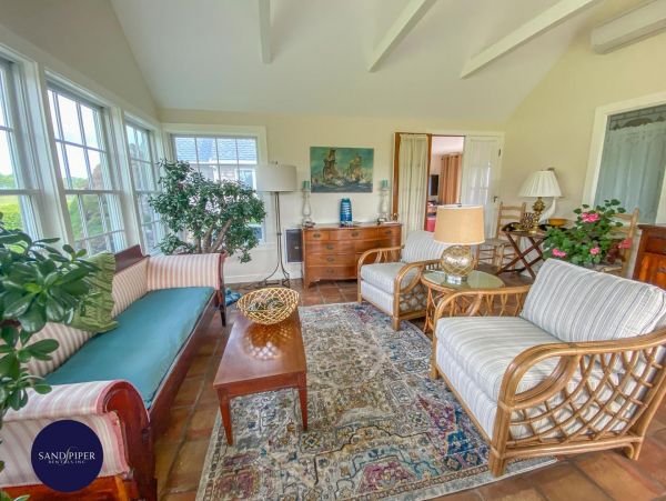 Cape Cod Home 995001