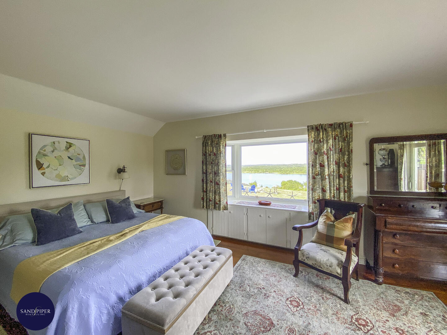 Cape Cod Home 995001