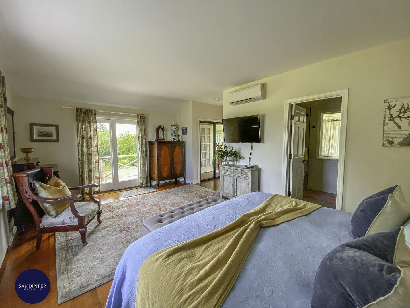 Cape Cod Home 995001